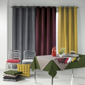 1720199 - 3574387201994 - Douceur d\'intérieur - Nappe Rectangle 140x200 cm Polyester Essentiel Rouge - 2