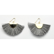 Boucles d\'oreille pompon Gris