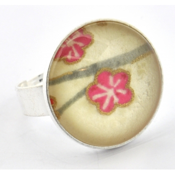  - 3700982216839 - The cocotte - Bague cabochon Fleur Fond beige - France - 3