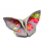 Broche Origami Papillon en tissu Gris