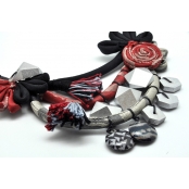 Collier textile rouge noir et gris