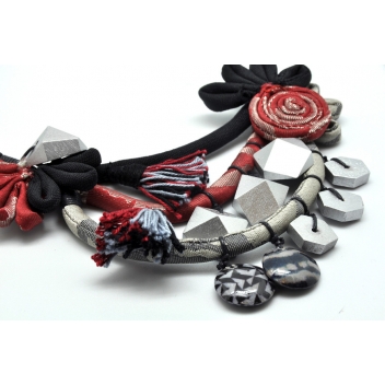 26405 - 3700982207257 - Fanny Fouks - Collier textile rouge noir et gris