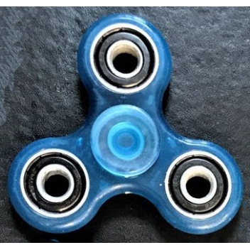 11547_37275 - 3700982217904 - CestMoiLaPlusBelle - hand Spinner Bleu clair en ABS Phosphorescent