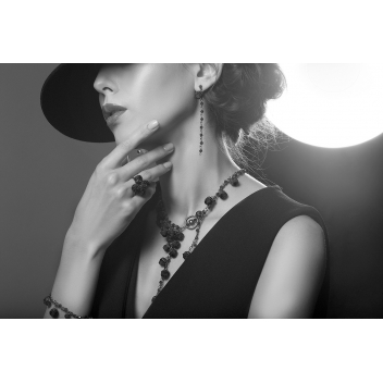 Constance necklace grey - 3700982206168 - Ana Popova - Constance : Collier de fleurs Gris - 2